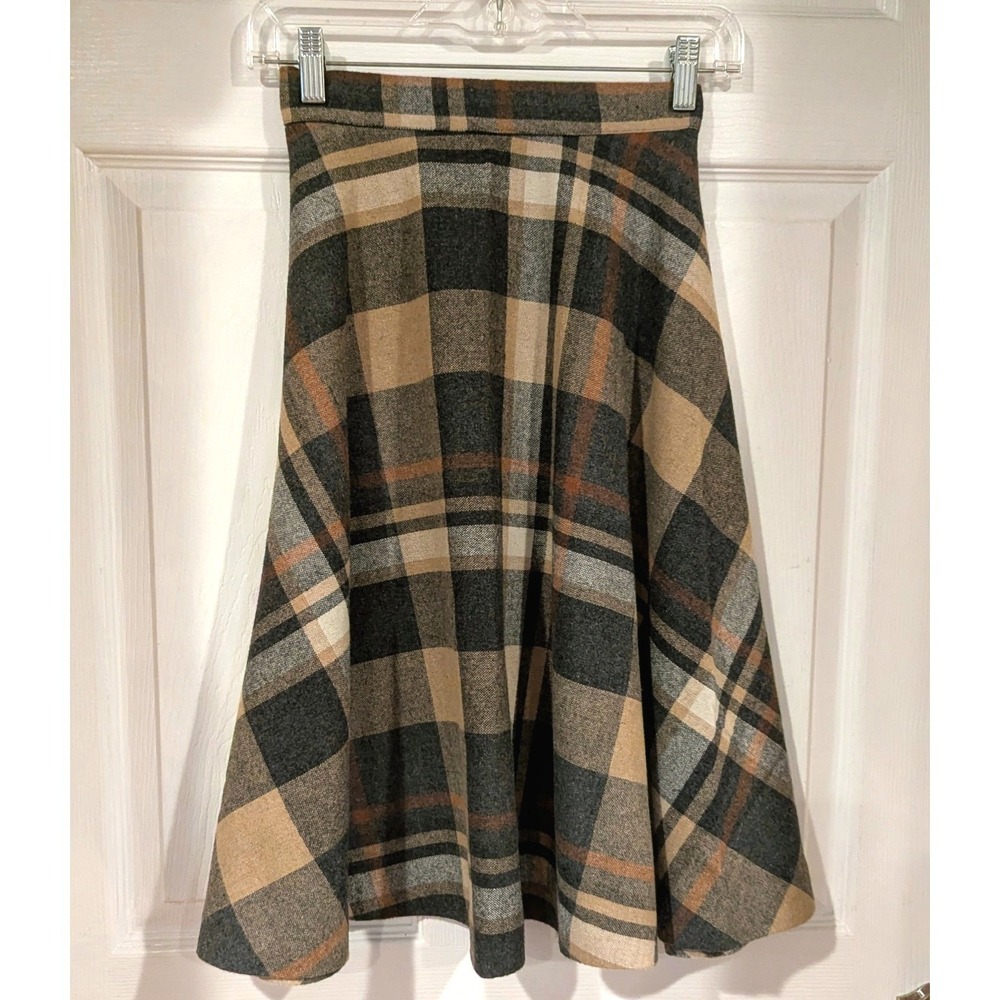Vintage ILGWU Plaid A-Line Skirt 24 Brown Tan Wool Blend Academic Retro Flare